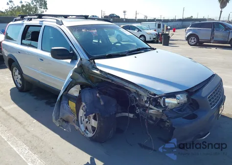 2001 Volvo V70 Xc from USA, damaged, VIN YV1SZ58D211044736